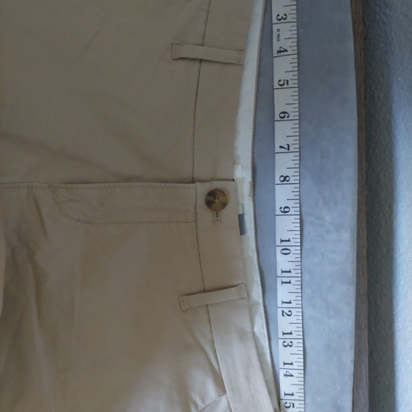 Old Navy Khaki Everyday Shorts Sz 6 Casual Minimalist Outdoors - Picture 6 of 6